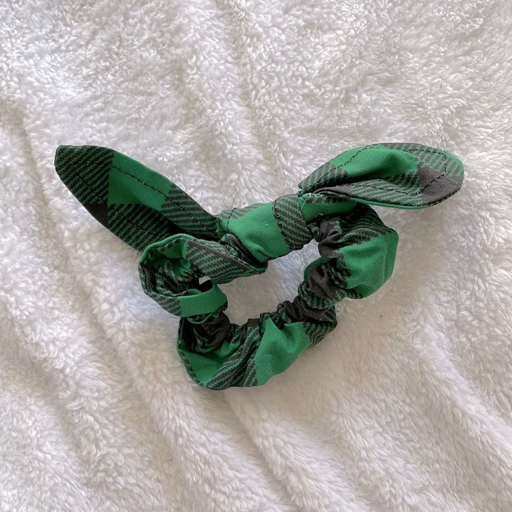 Scrunchie, hair bow, scrunchie ribbon